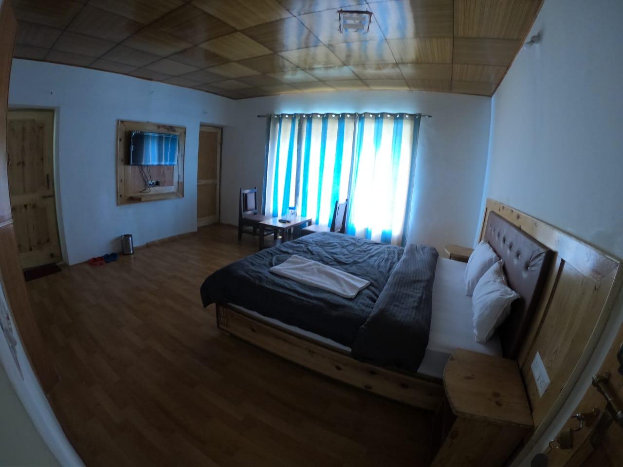 Photo 12